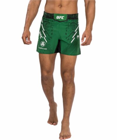 UFC Adrenaline by Venum Authentic Fight Night Men´s Fightshorts Short Fit